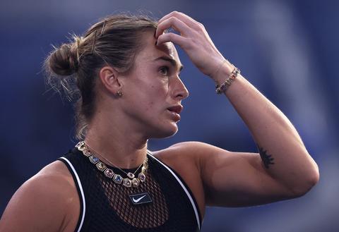 Toptennisster Aryna Sabalenka onderbreekt partij op US Open wegens opmerkelijke geur