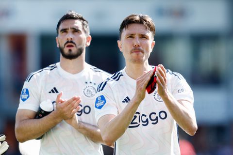 Spelers Ajax ondergaan buiten het veld enorme metamorfose na loodzwaar duel