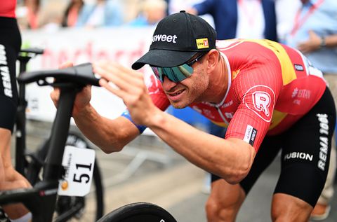 Sneu afscheid van topwielrenner: bebloede handen bij pensioen van voormalig Europees kampioen