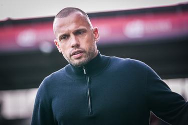Opvallend trainersduo geopperd als opvolger van John Heitinga bij Ajax: 'Dat kan ik niet ontkennen'