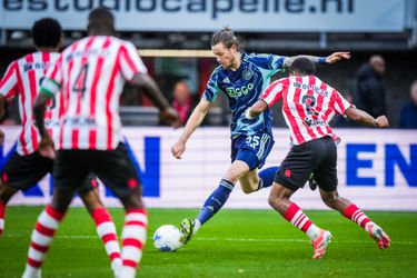 Bizarre ontknoping: Ajax ontsnapt opnieuw op laatste moment aan nederlaag tegen Sparta