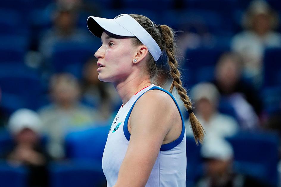 Toptennister Elena Rybakina komt met teleurstellende mededeling: 'Het ...