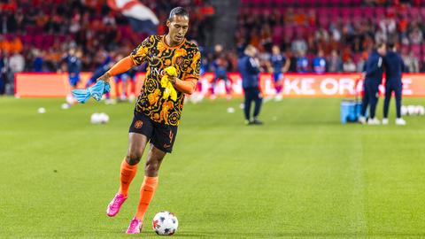 Live Nederland - Servië | Oranje begint vol verrassingen aan jubileumduel van Virgil van Dijk