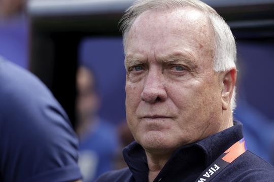 Nederlands voetbalicoon Dick Advocaat (79) boekt groot succes met Curaçao
