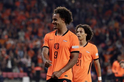 Buitenlandse media zien Nederland moeizaam winnen van Servië: 'Zirkzee bevrijdt Oranje én zichzelf'