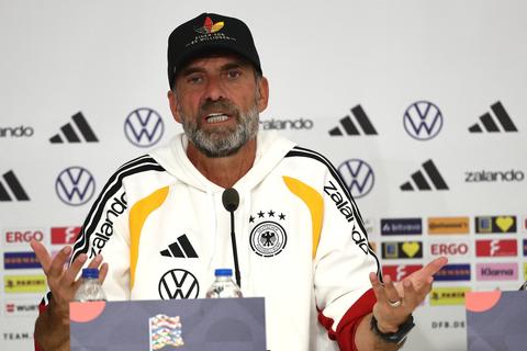 Duitse bondscoach Jürgen Klopp clasht weer met journalisten: 'Ik geef het op, nu meteen'