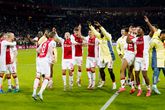 Ajax viert de overwinning op PSV. Getty Images
