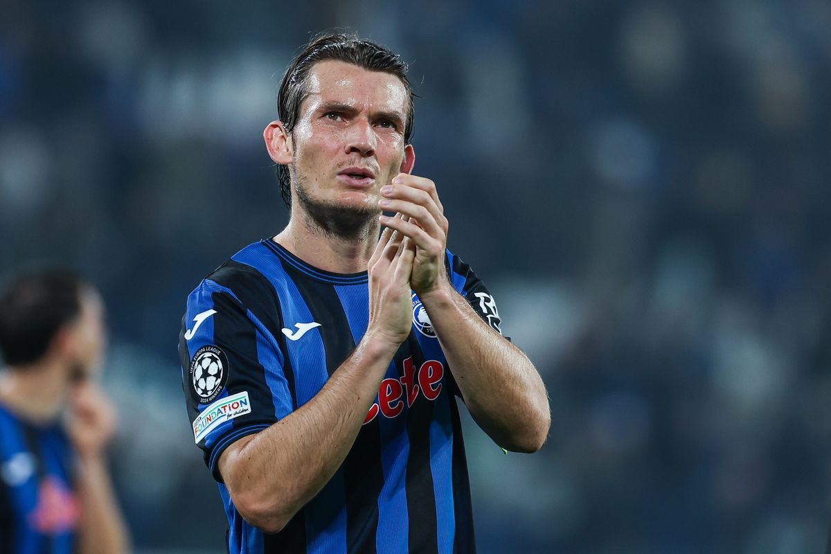 Marten de Roon krijgt lachers weer op de hand na zege op Napoli: 'Persona non Grata'