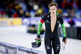 Schaatser Marcel Bosker met zijn veelbesproken helm bij de NK afstanden. © Getty Images
