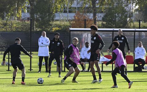 John Heitinga gooit het bij Ajax wederom op de schop richting cruciaal Champions League-duel met Galatasaray