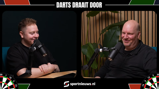 Ex-topdarter (49) krijgt vreemd verzoek van Meiden van Holland: 'Ik lag languit op mijn bedje'