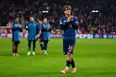 Arsenal gunt piepjonge speler Champions League-historie en schaaft ook nog stokoud clubrecord bij