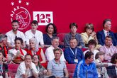 Femke Halsema (in het midden) in het Ajax-publiek © Getty Images