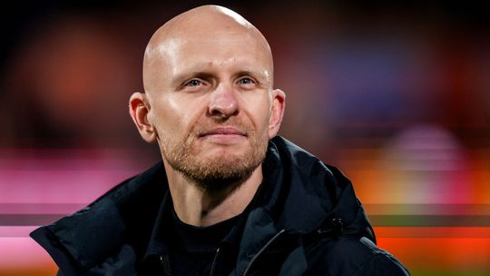 Bondscoach Oranje Leeuwinnen zet speelsters op scherp voor WK-kwalificatie: 'Er wordt héél veel van ons gevraagd'