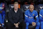 Ronald Koeman samen met Alfred Schreuder op de bank bij FC Barcelona ©Getty Images