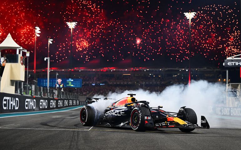 'Donuts voor Max Verstappen en feestje voor Ferrari in Abu Dhabi, maar oppassen voor eerste én laatste bocht'