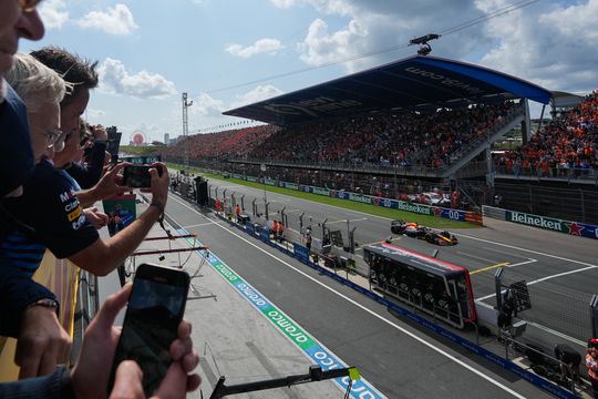 Johan Derksen haalt 'kutcircuit' Zandvoort onderuit: 'Nu heeft onze prins geen races meer'