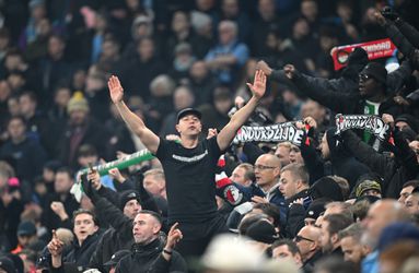 'Feyenoorders zijn beste fans ter wereld': jonge supporter krijgt bijzonder cadeau