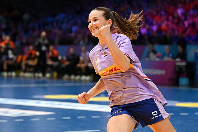 Oranje-uitblinker (26) verrast met bijzondere mijlpaal op WK handbal: 'Dat wist ik niet eens'