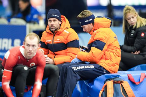 Schaatscoach hekelt slechte prestaties van 'zijn' toppers: 'Wat zijn jullie aan het doen?!'