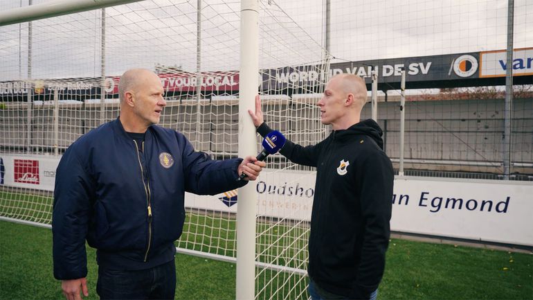 Maxim Hartman bezoekt bekerheld uit Katwijk: ‘Na de wedstrijd heb ik hem een klein kusje gegeven’