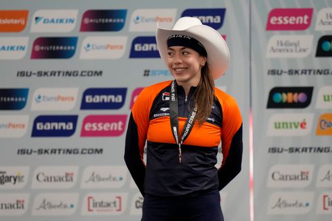 Nederlandse topschaatsster (24) beleeft 'bizar' seizoen: 'Heel cool om bij dat rijtje te horen'