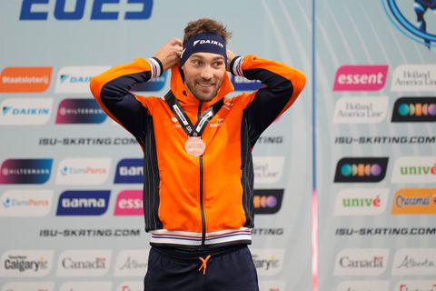 Kjeld Nuis steekt de draak met schaatsicoon: 'Af en toe een praatje over hoe goed ik was'