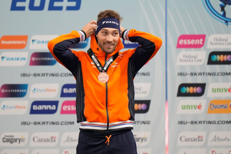 Kjeld Nuis steekt de draak met schaatsicoon: 'Af en toe een praatje over hoe goed ik was'