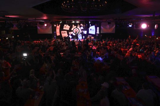Verbijstering om 'erbarmelijke behandeling' op WK darts: 'Dan krijg je deze boodschap...'