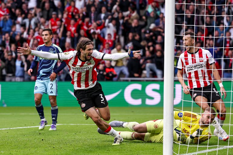 PSV-uitblinker Yarek Gasiorowski valt op met excentriek uiterlijk: 'Anders vermoordt mijn moeder me'