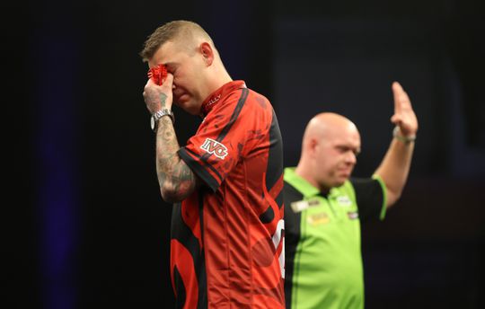 Ontbrekende publieksfavoriet bij Premier League Darts blijkt ware pechvogel: 'Het ging gewoon weg'