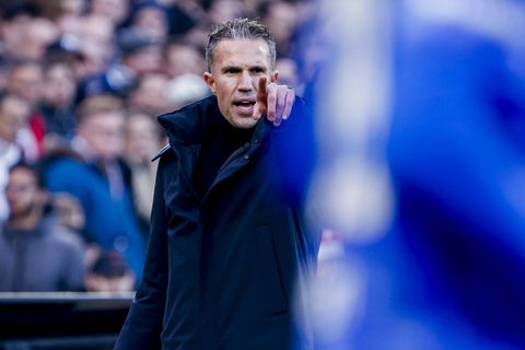 Trainer van Feyenoord bijt van zich af: 'De grote speler Robin van Persie is er niet meer'