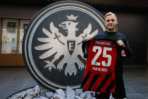 Donny van de Beek krijgt enorme tik: Frankfurt schrijft middenvelder niet in voor Europa