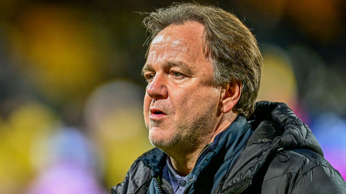 Telstar 'presenteert' dag na ontslag trainer Mike Snoei al zijn opvolgers