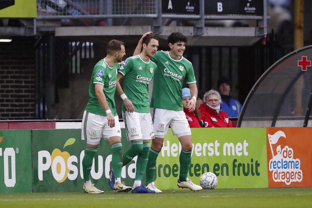 Thomas Lam (PEC Zwolle) emotioneel na zege: 'Mijn dochtertje heeft slecht nieuws gekregen'