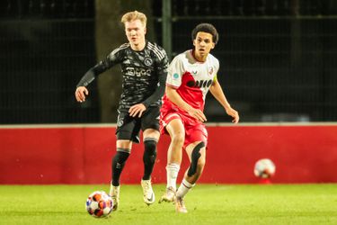 Jong Ajax wint met wereldkampioen Gerónimo Rulli en Julian Rijkhoff maar nipt van Jong Utrecht