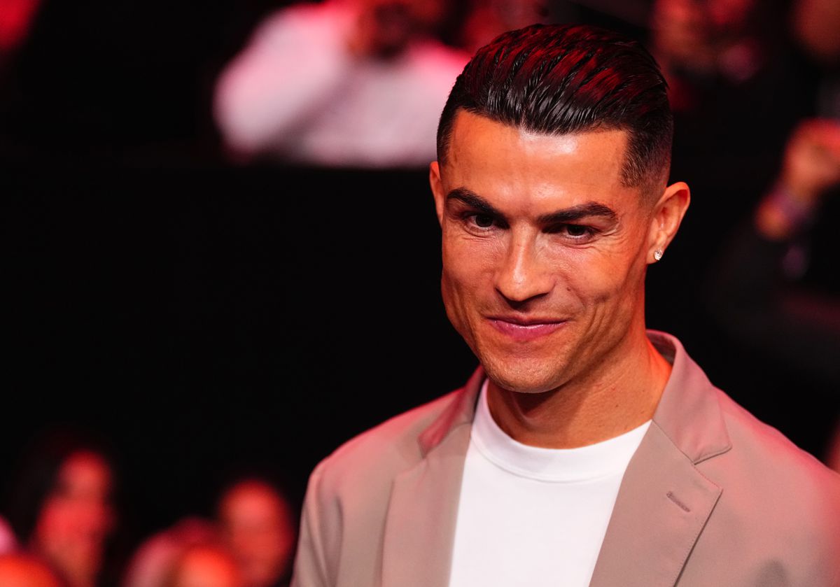 Jarige Cristiano Ronaldo (40) is nog steeds fit: 'Hij doet de hele dag buikspieroefeningen'