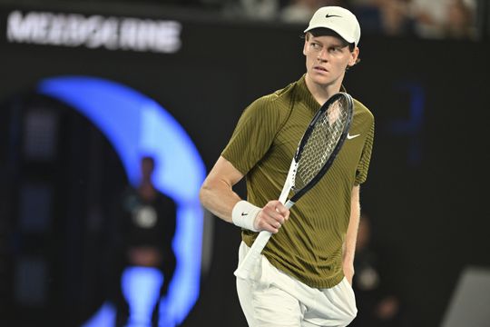 Toptennisser Jannik Sinner duikt op bij Olympische Spelen in opmerkelijke rol