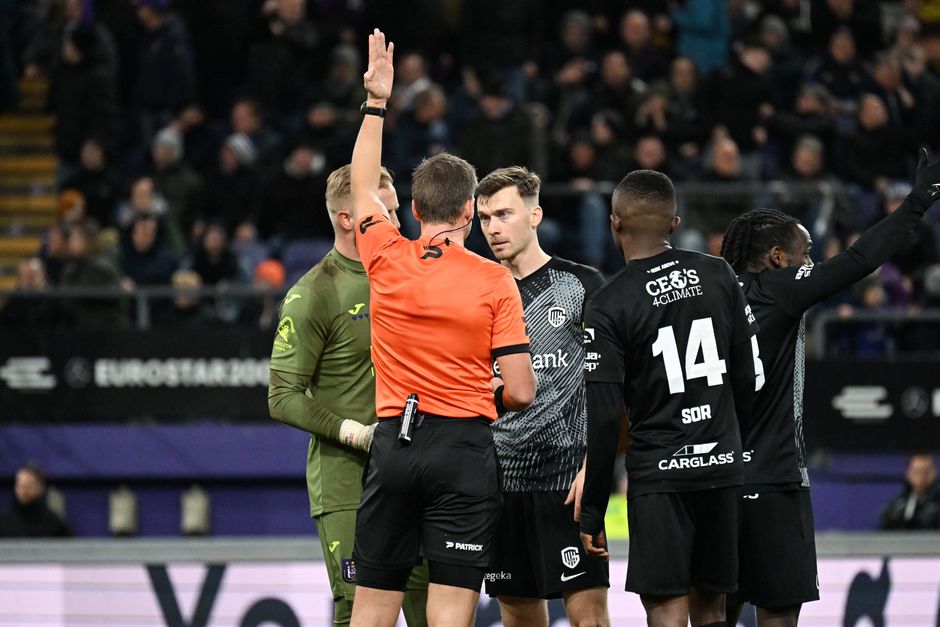 BAS beslist: Anderlecht - Genk niet overgespeeld omdat scheids 'geen robot is'