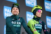 Renner Primoz Roglic in het shirt van Bora-Hansgrohe, waar hij zelf ook nog aan moet wennen. ©Getty Images