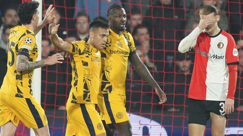 Robin van Persie krijgt met Feyenoord flinke tik in Champions League te verwerken