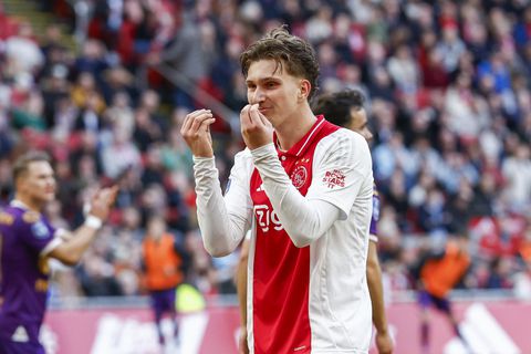 Ajacied krabt zich achter de oren en kan het 'niet verklaren': 'Het is helemaal niet zoals we het willen'