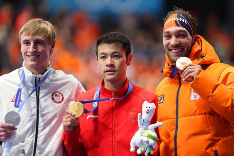 Chinese topschaatser schudt op WK sprint alle 'jaloezie' naar Kjeld Nuis van zich af: 'Ik kijk uit naar dat moment'