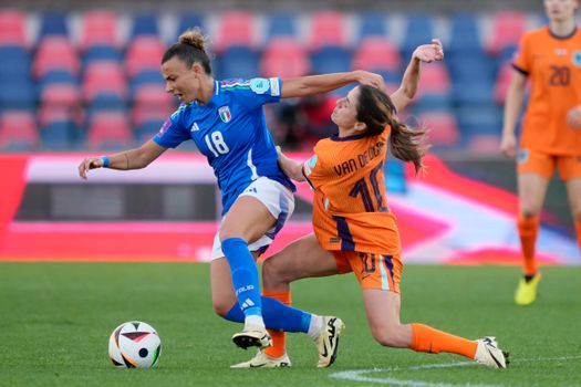 Hopeloze Oranje Leeuwinnen lijden tegen Italië eerste nederlaag in EK-kwalificatie sinds 2012
