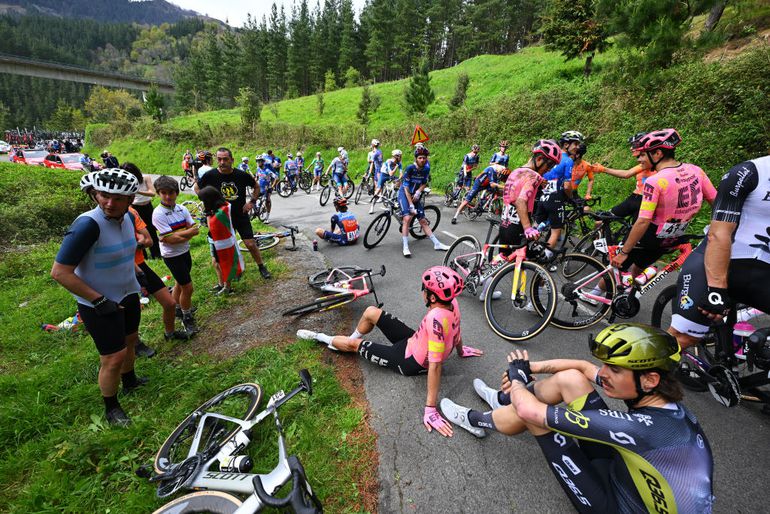 Is het wielrennen na ernstige valpartijen gevaarlijker dan ooit? Deze renners denken van wel