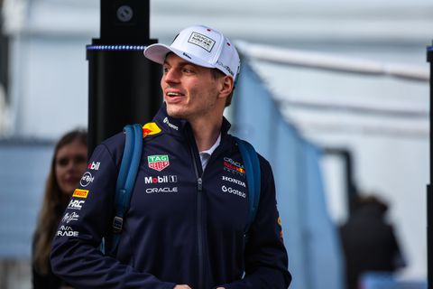 Max Verstappen verbaast zichzelf met pole position in Japan: 'Auto blijft lastig te besturen'