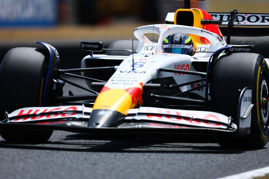 Max Verstappen stunt met pole position op GP Japan, blamage voor Yuki Tsunoda