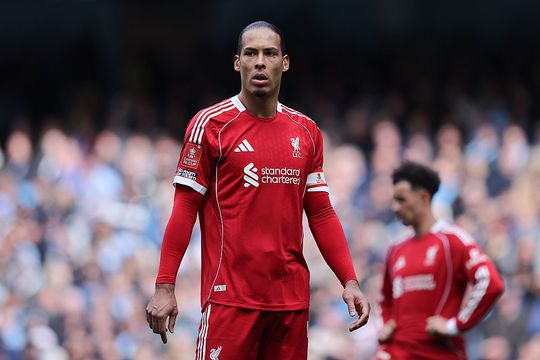 Aanvoerder Virgil van Dijk richt zich tot achterban na nieuwe Liverpool-blamage: 'Dit moet iedereen pijn doen'
