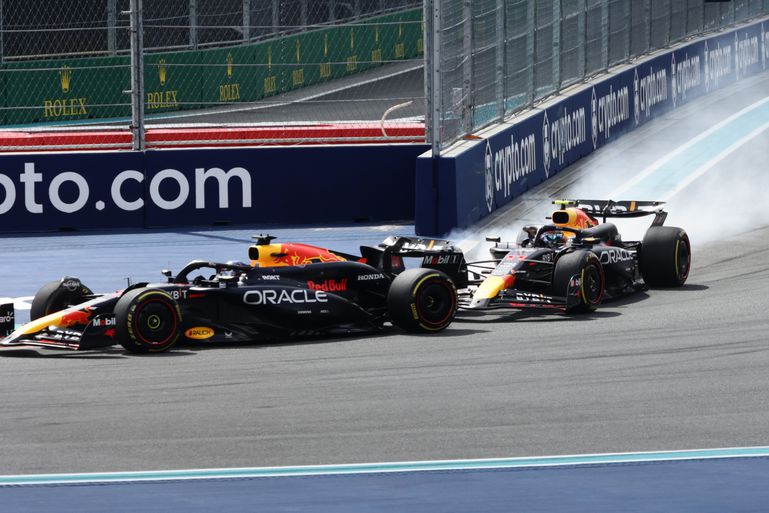 Max Verstappen schrikt van beelden Sergio Pérez bij GP Miami: 'Oh my god!'
