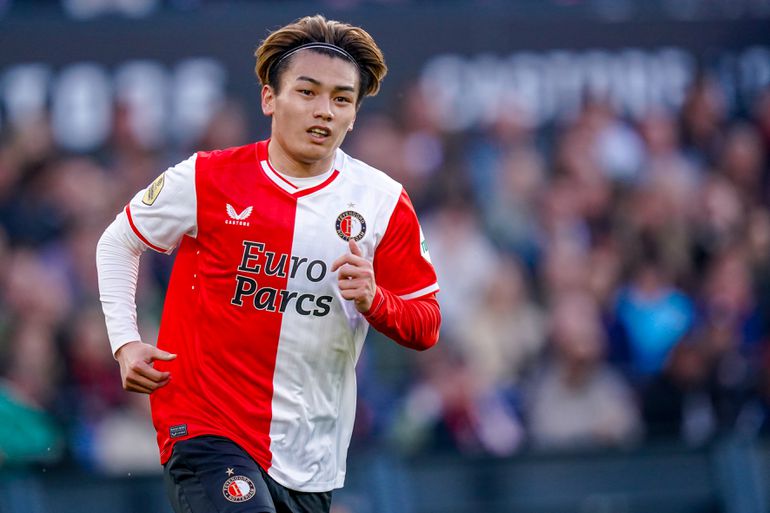 LIVE | Feyenoord tegen PEC Zwolle: Ueda mist penalty, Feyenoord aan de leiding na moeizame eerste helft